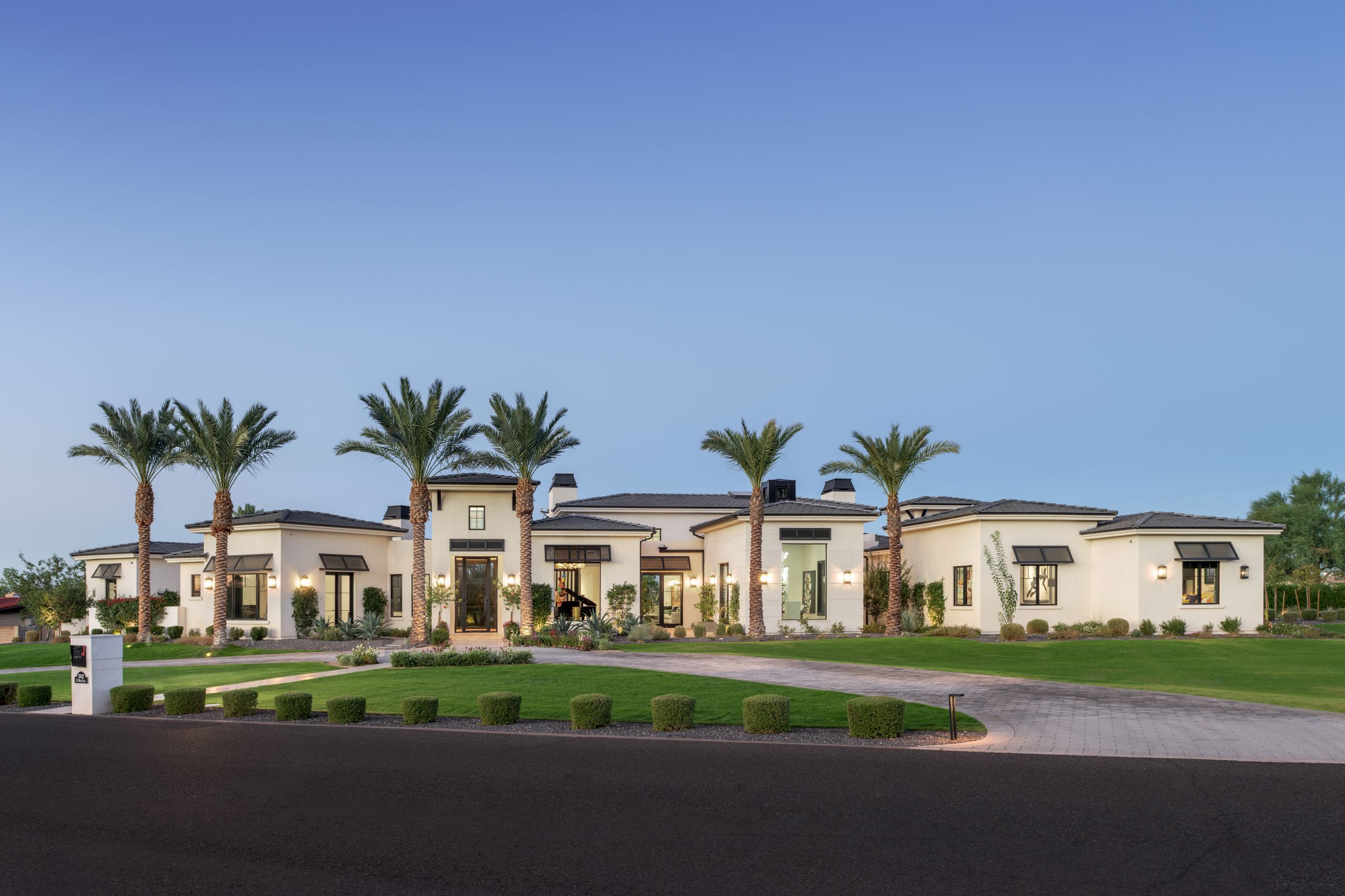 Custom home on 38th Place in Phoenix built by Barkan Construction