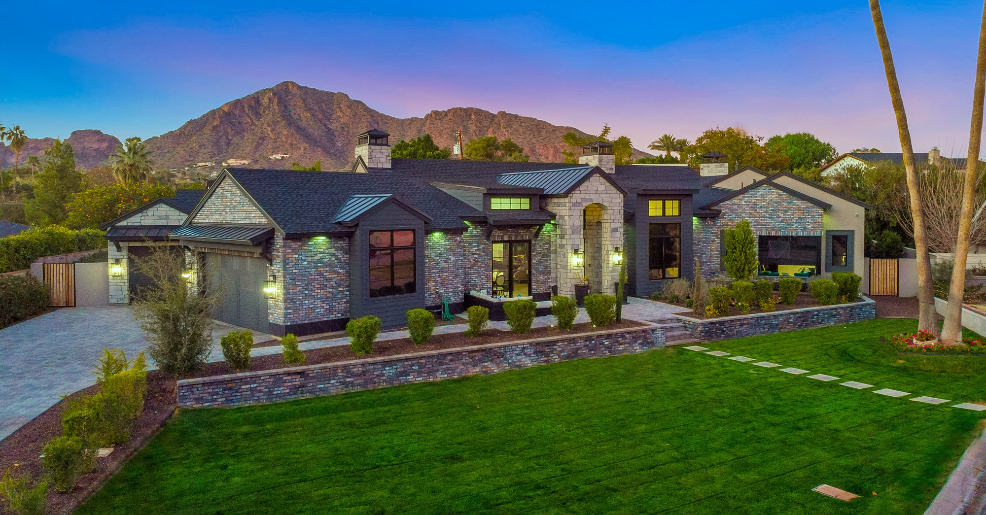 Custom home on Calle Camelia in Phoenix built by Barkan Construction — photo 1 of 8