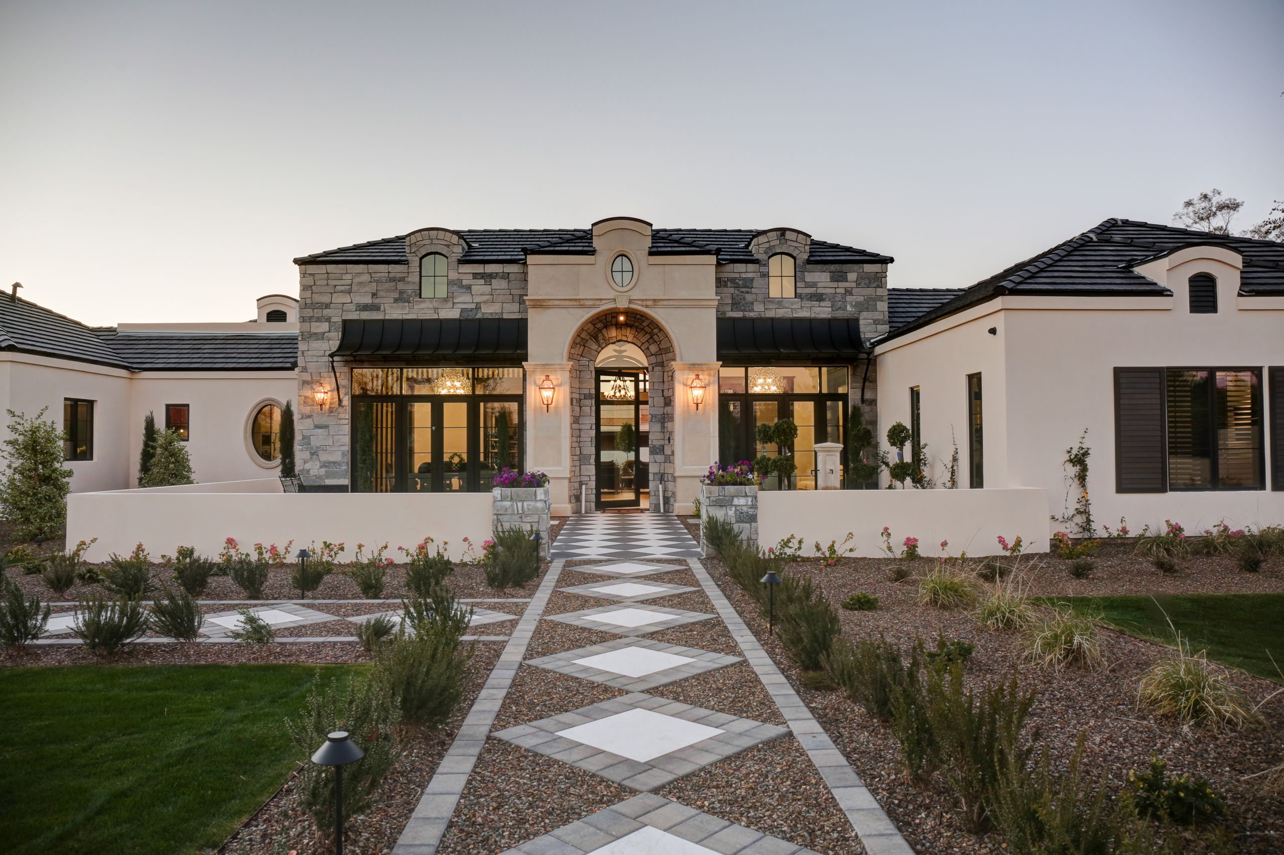 Custom home on Arcadia Dr in Phoenix built by Barkan Construction — photo 1 of 8