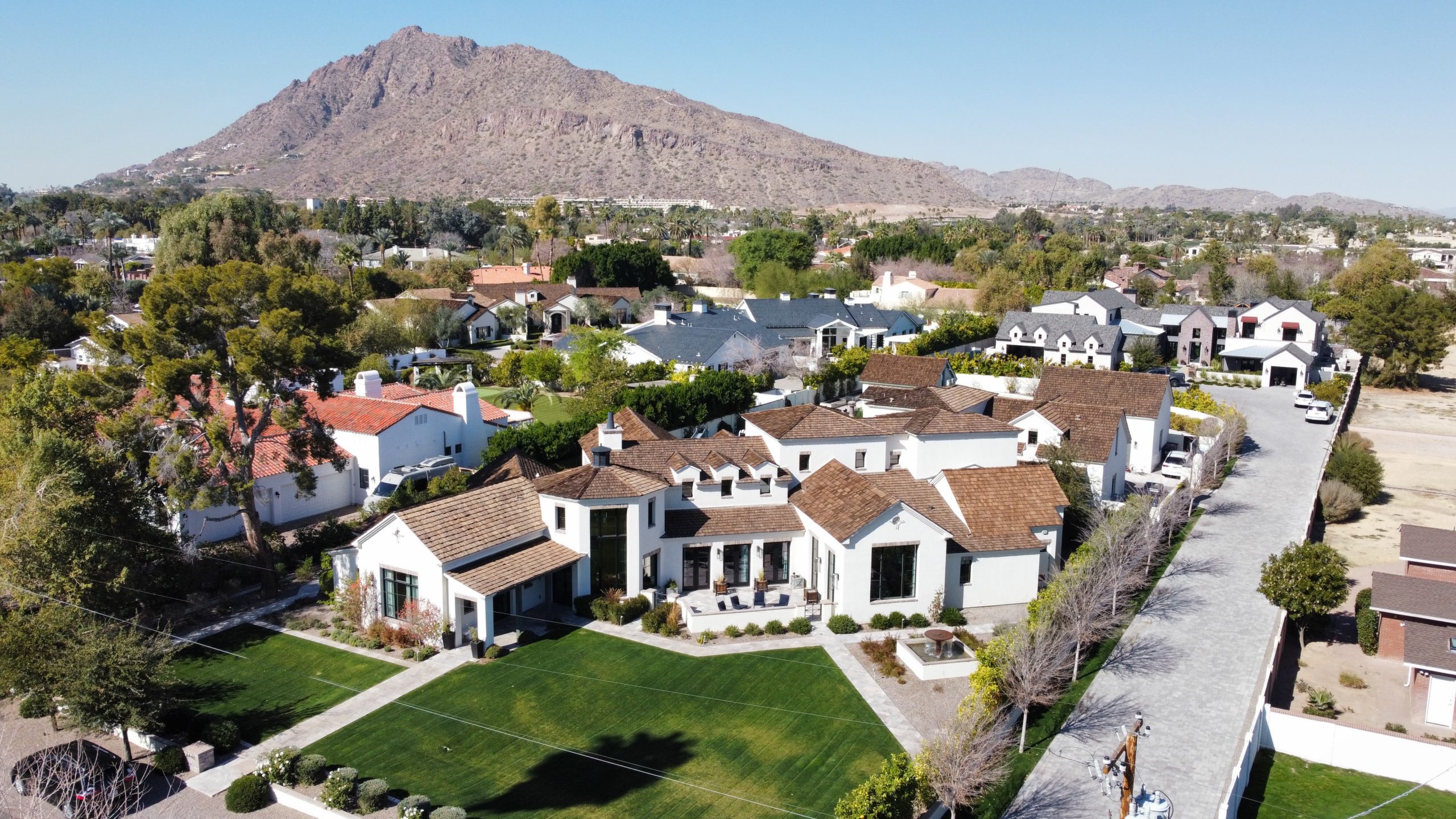 Second custom home on Exeter Blvd in Phoenix built by Barkan Construction — photo 1 of 8